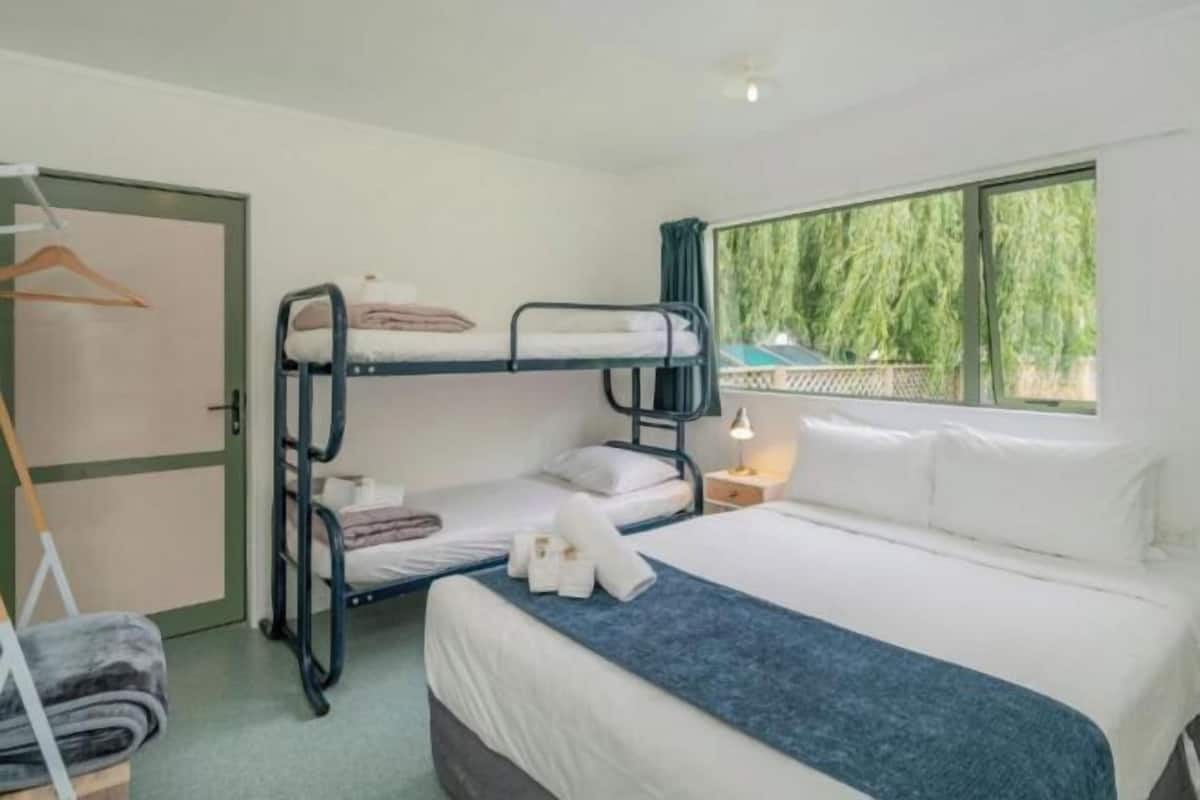 1 bedroom, individually decorated, individually furnished, free WiFi