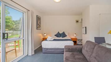 Park Motel - Studio | Individually decorated, individually furnished, free WiFi, bed sheets