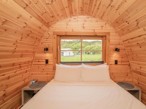 Beachside Deluxe Glamping Pod | Decoración individual, mobiliario individual, wifi gratis y ropa de cama