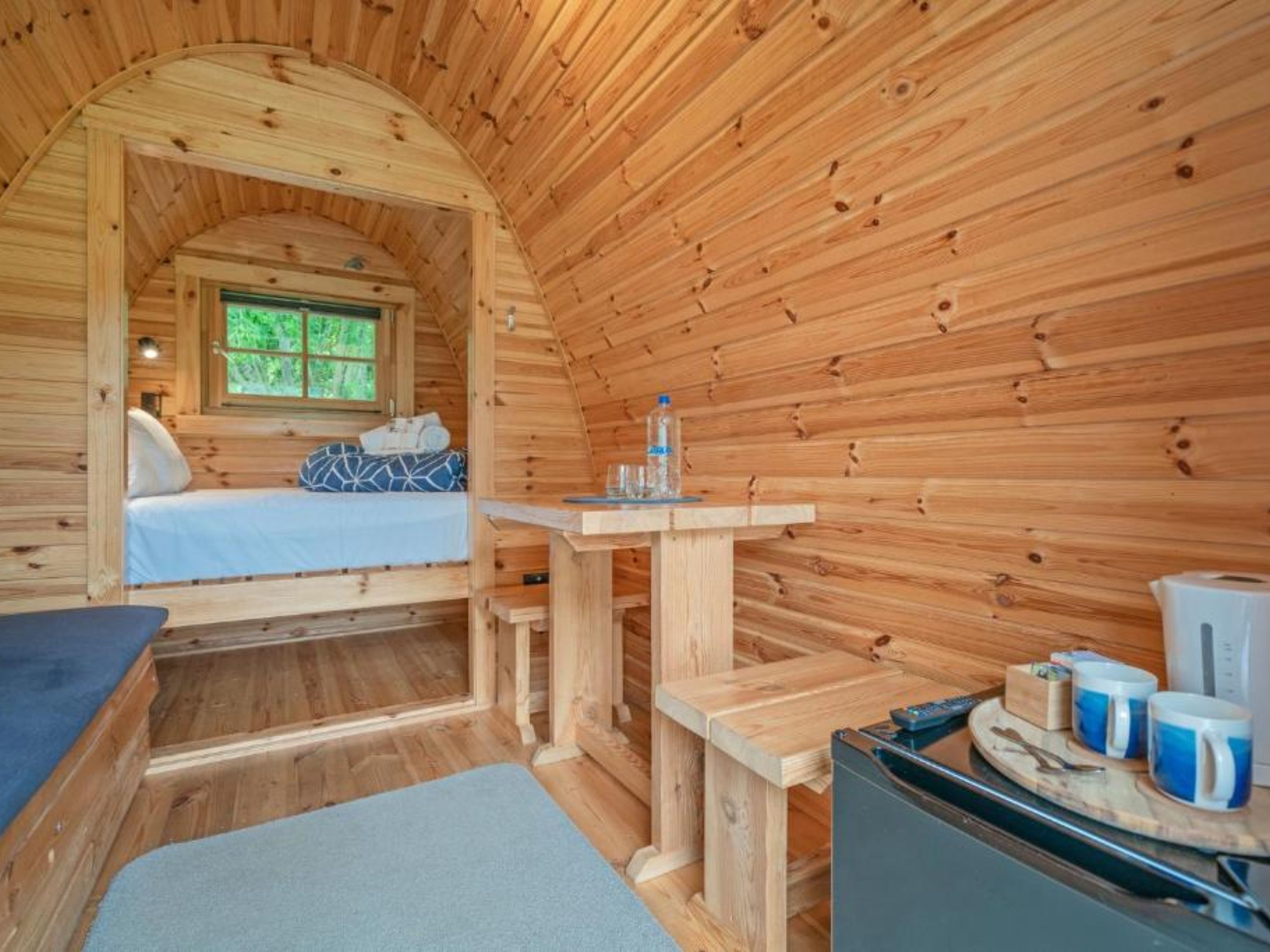 Standard Glamping Pod | Individualmente decorados, individualmente mobiliados, Wi-Fi de cortesia