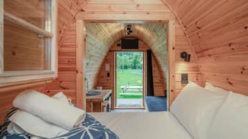 Standard Glamping Pod | Décoration personnalisée, ameublement personnalisé, Wi-Fi gratuit
