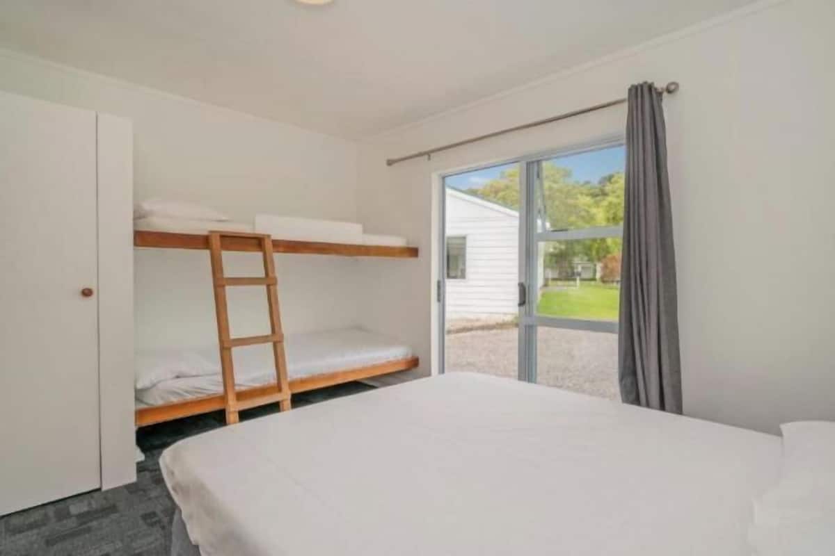 1 bedroom, individually decorated, individually furnished, free WiFi