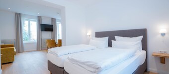 Family apartment basement - lodging house oystercatcher