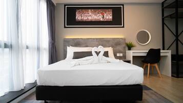 Studio Deluks | Meja kerja, setrika/meja setrika, dan Wi-Fi gratis