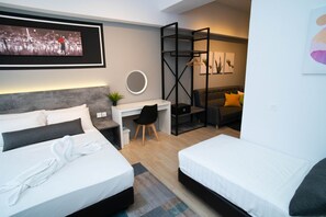 Desk, iron/ironing board, free WiFi - Aurora Pavilion Bukit Jalil by Ody Suites (Kuala Lumpur)