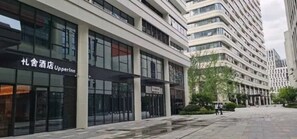 Exterior detail - Upper Inn (Hangzhou)
