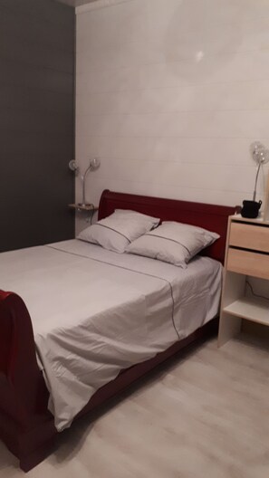 1 bedroom, iron/ironing board, WiFi, bed sheets