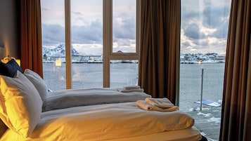 2 habitaciones, cubrecamas y cortinas blackout