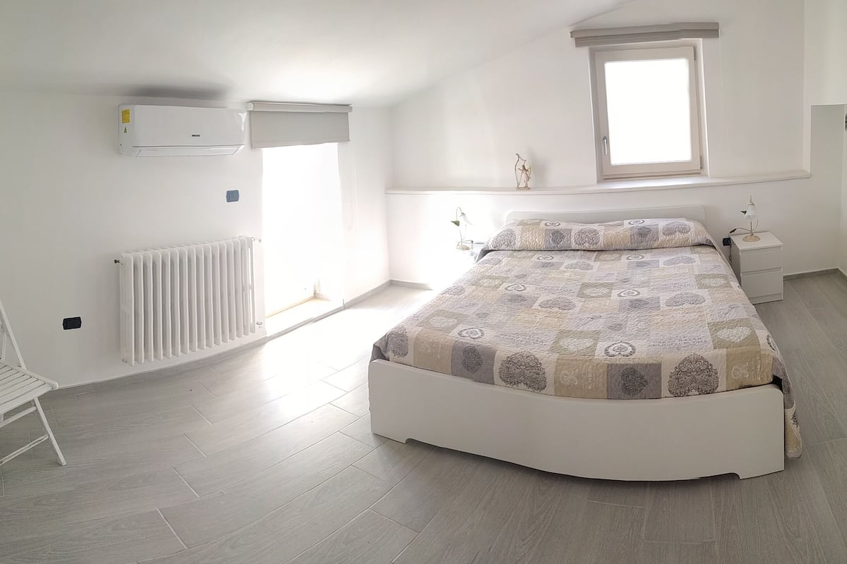City Room | Premium bedding, down duvets, pillow-top beds