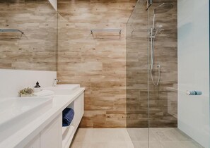 Badewanne, Haartrockner