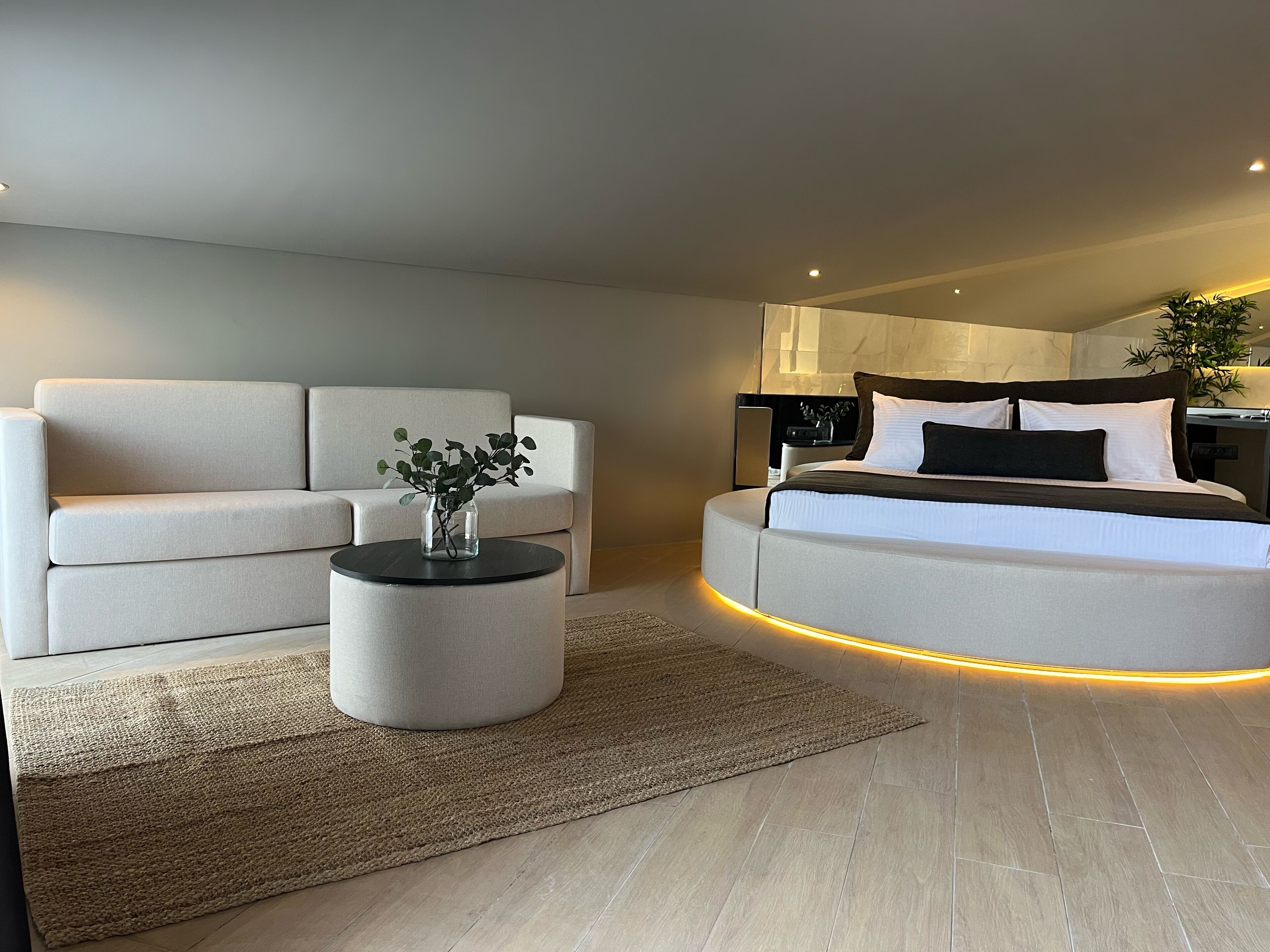 king suite | 1 bedroom, egyptian cotton sheets, premium bedding, minibar