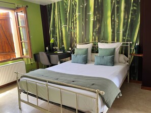 Double Room | Individually decorated, individually furnished, desk, laptop workspace - Hotel Les Confins du Perche (Sceaux-sur-Huisne)