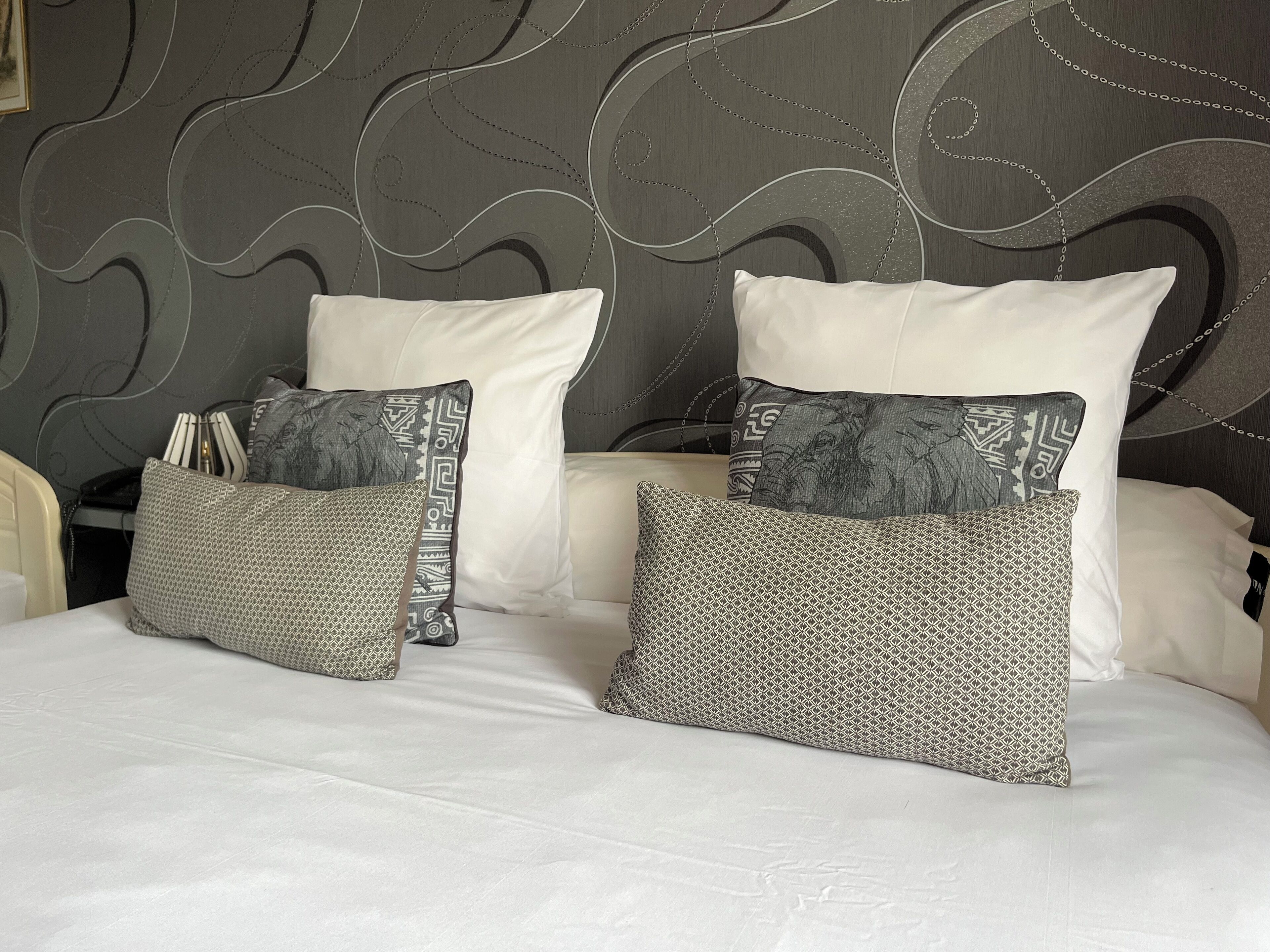 triple room | 1 bedroom, individually decorated, individually furnished, desk