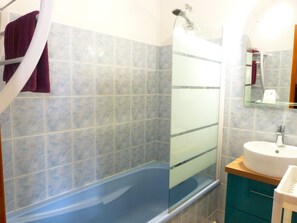 1 chambre, décoration personnalisée, ameublement personnalisé, bureau