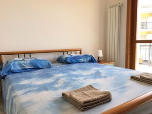 3 bedrooms, bed sheets, wheelchair access