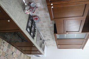 Geladeira, fogão, cooktop, lava-louças