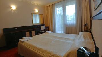 Desk, blackout drapes, iron/ironing board, free WiFi