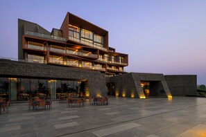 Deluxe Room, Lake View | Premium bedding, down comforters, memory foam beds, minibar