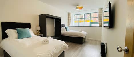 Executive Duplex | Free WiFi, bed sheets