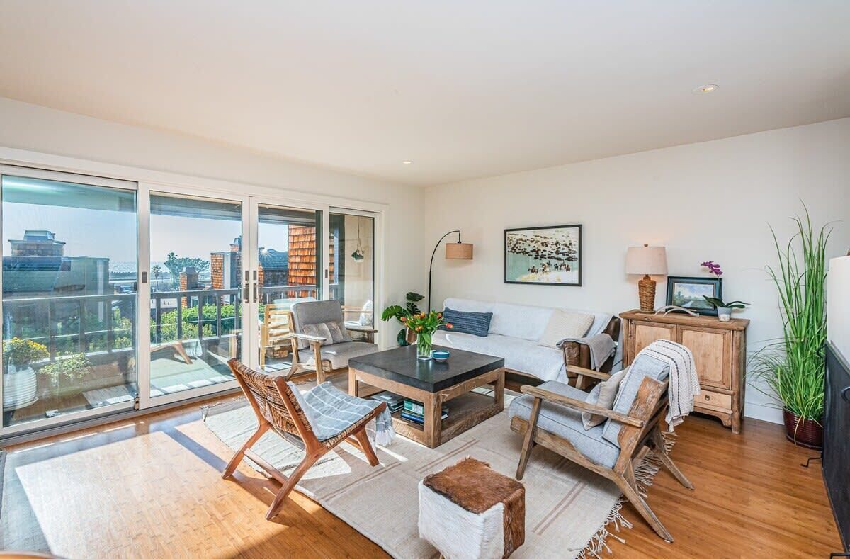 Del Mar Townhome with Ocean Views and Amenities!