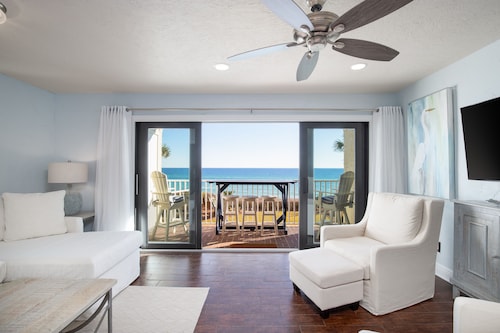 Beachfront Seacrest Beach Condo on 30a! Balcony Beach Views! Near Alys Beach.