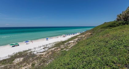 Beachfront Seacrest Beach Condo on 30a! Balcony Beach Views! Near Alys Beach.