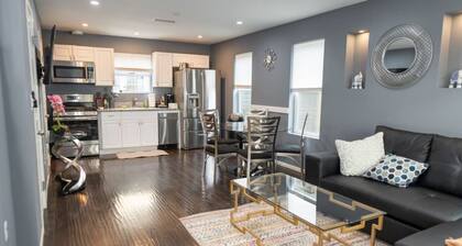 FIFA World Cup: NoHo MODERN 2BR TOWNHOME w/ PRIVATE FENCED PATIO & PARKING p20