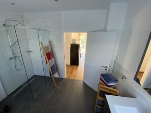 Bathroom - Apartment Scheuring Apartment Fritz (Volkach)