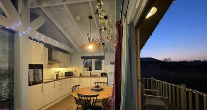 Stunning Award Winning Lakeside Lodge perfect for fishing