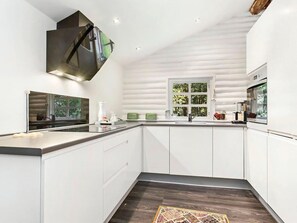 Stovetop, dishwasher, coffee/tea maker, electric kettle