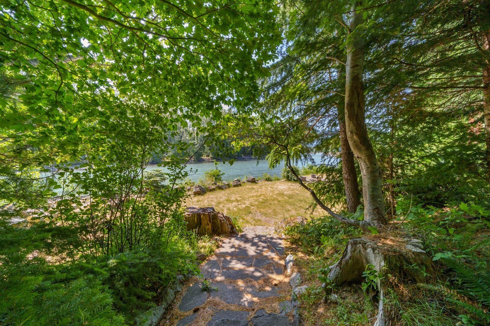 Cabin (Cowlitz River Cabin) | Exterior