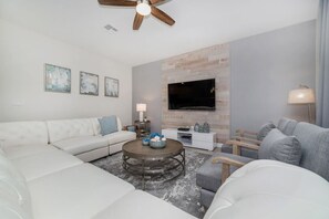 TV, video games, ping pong - Emerald Villa - Private Pool/Spa at Storey Lake (Kissimmee)