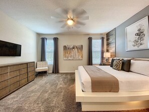 6 bedrooms, desk, iron/ironing board, travel crib - Emerald Villa - Private Pool/Spa at Storey Lake (Kissimmee)