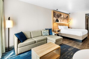 Desk, laptop workspace, blackout curtains, iron/ironing board - Best Western Plus Settlers Point (Washington)