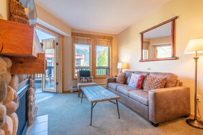 TV, lareira, DVD player