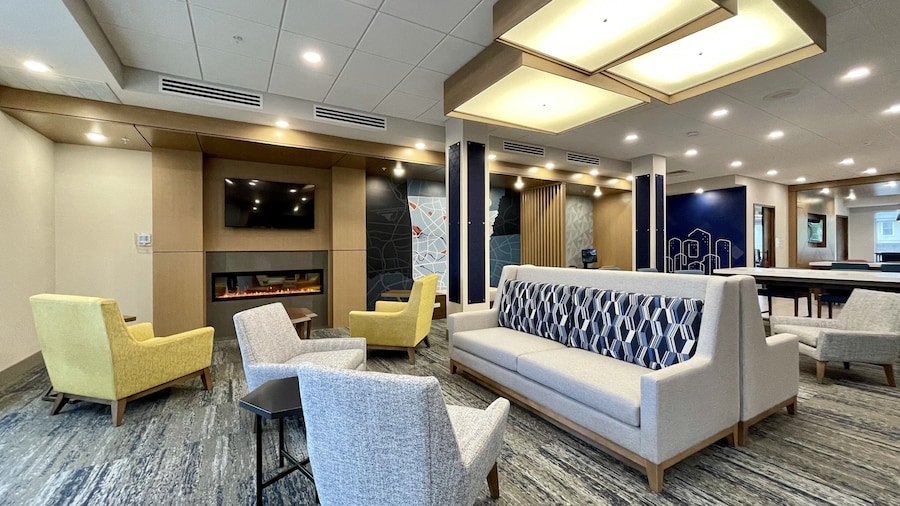 Holiday Inn Express & Suites Ft. Smith Airport by IHG