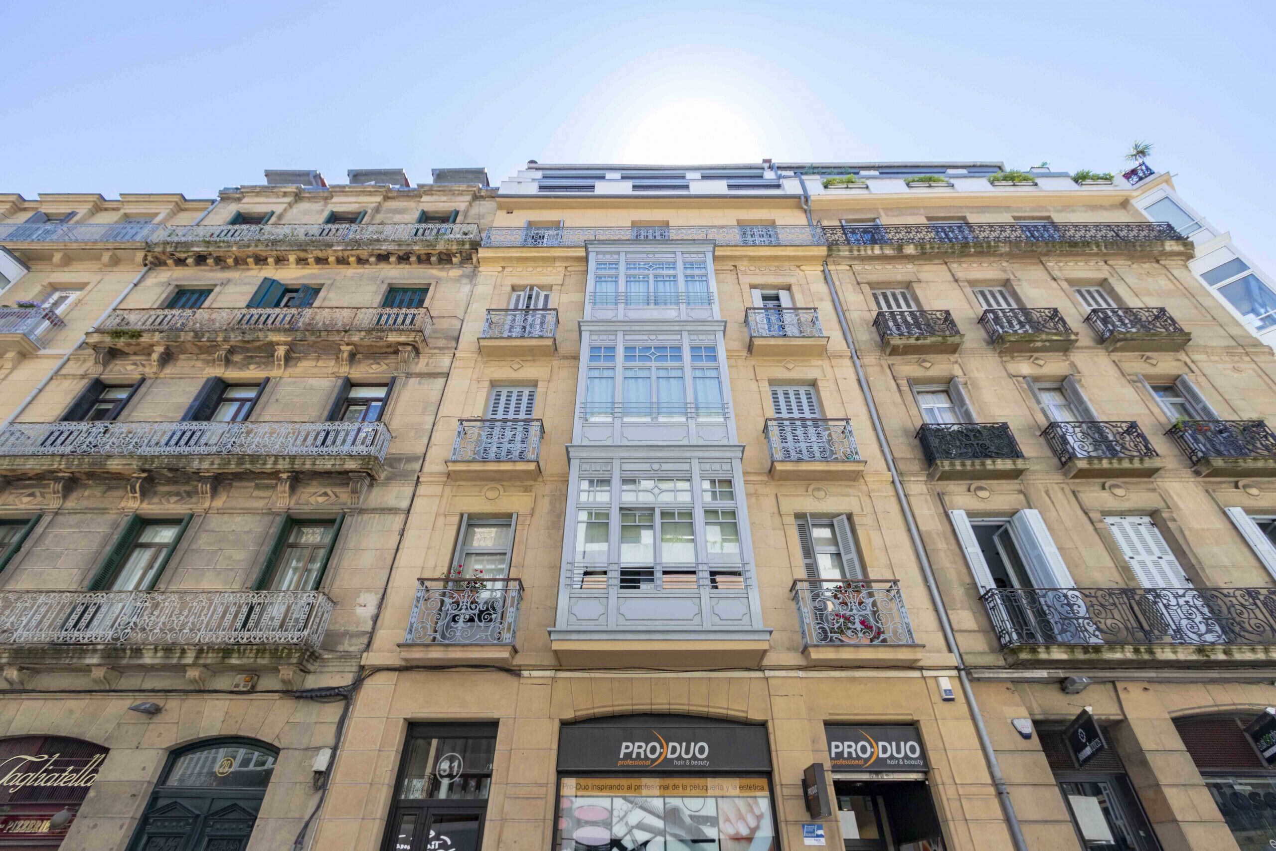 المنشأة من الخارج