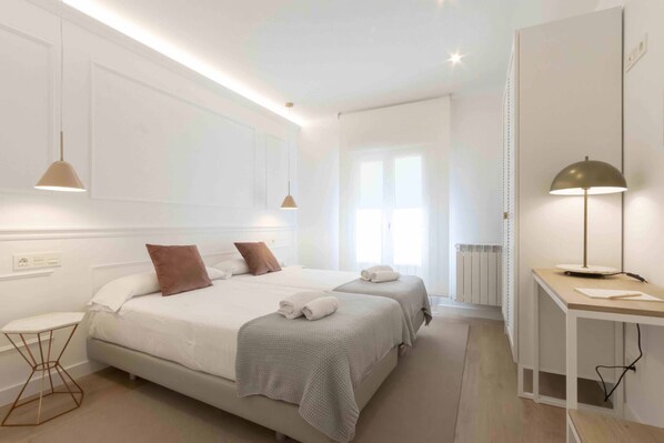 2 bedrooms, iron/ironing board, free WiFi, bed sheets