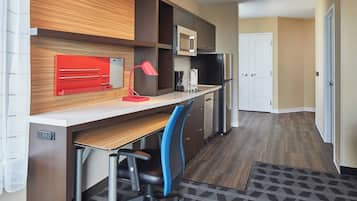 Estudio, 1 cama de matrimonio grande con sofá cama, en esquina | Cocina privada | Frigorífico, microondas, placa de cocina y lavavajillas