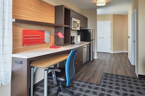 Studio, 1 King Bed with Sofa bed, Corner | Private kitchen | Fridge, microwave, stovetop, dishwasher