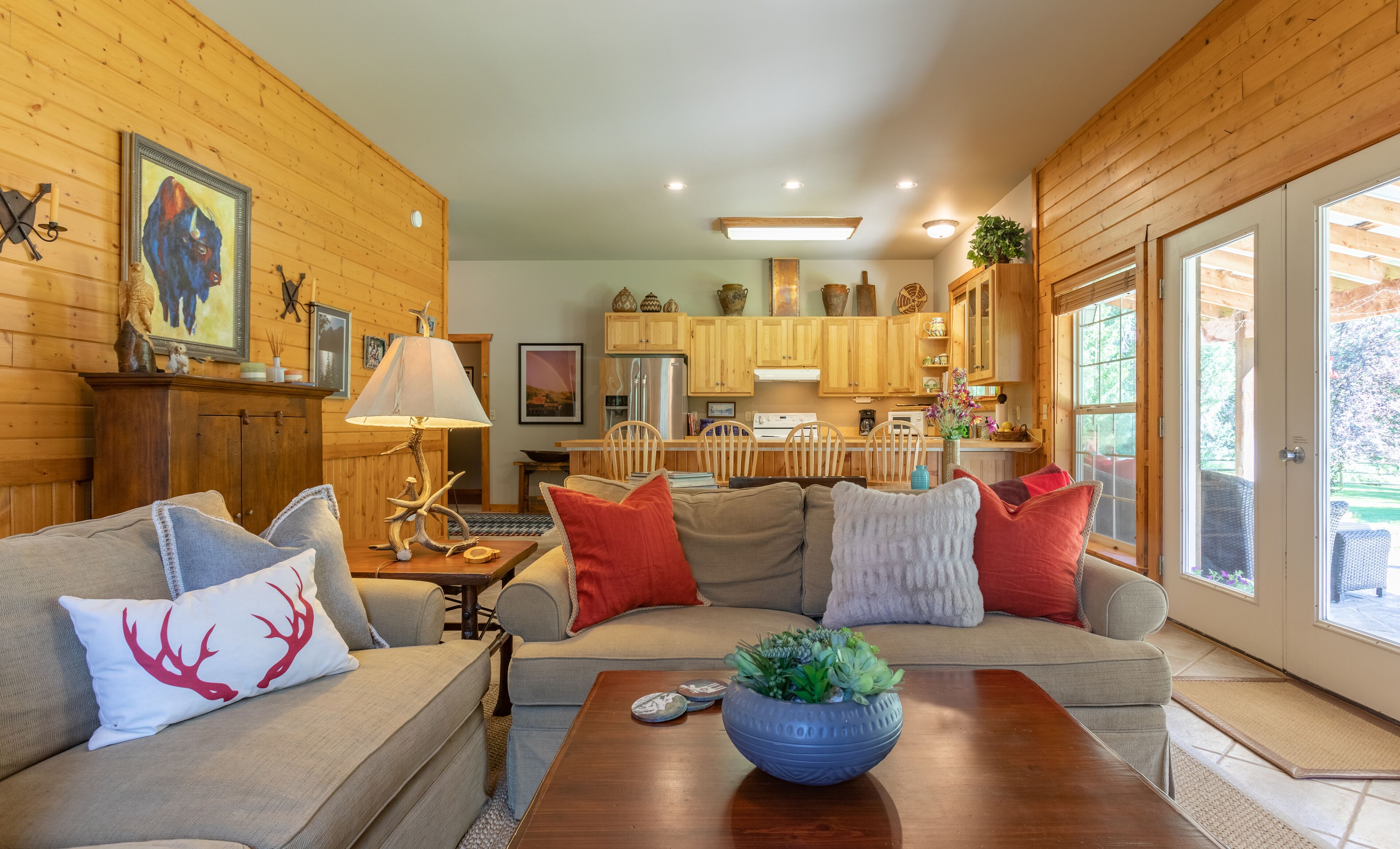Smart TV, fireplace, books, music library