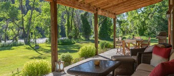 Luxury on 300 ft of Snake River, Southfork,Hot Tub,Fly Fishing Near Jackson Hole