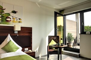 家庭房, 阳台 | 起居区 | 平板电视