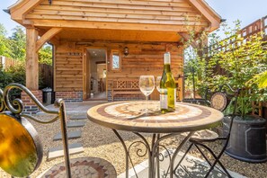 تناول الطعام بالخارج