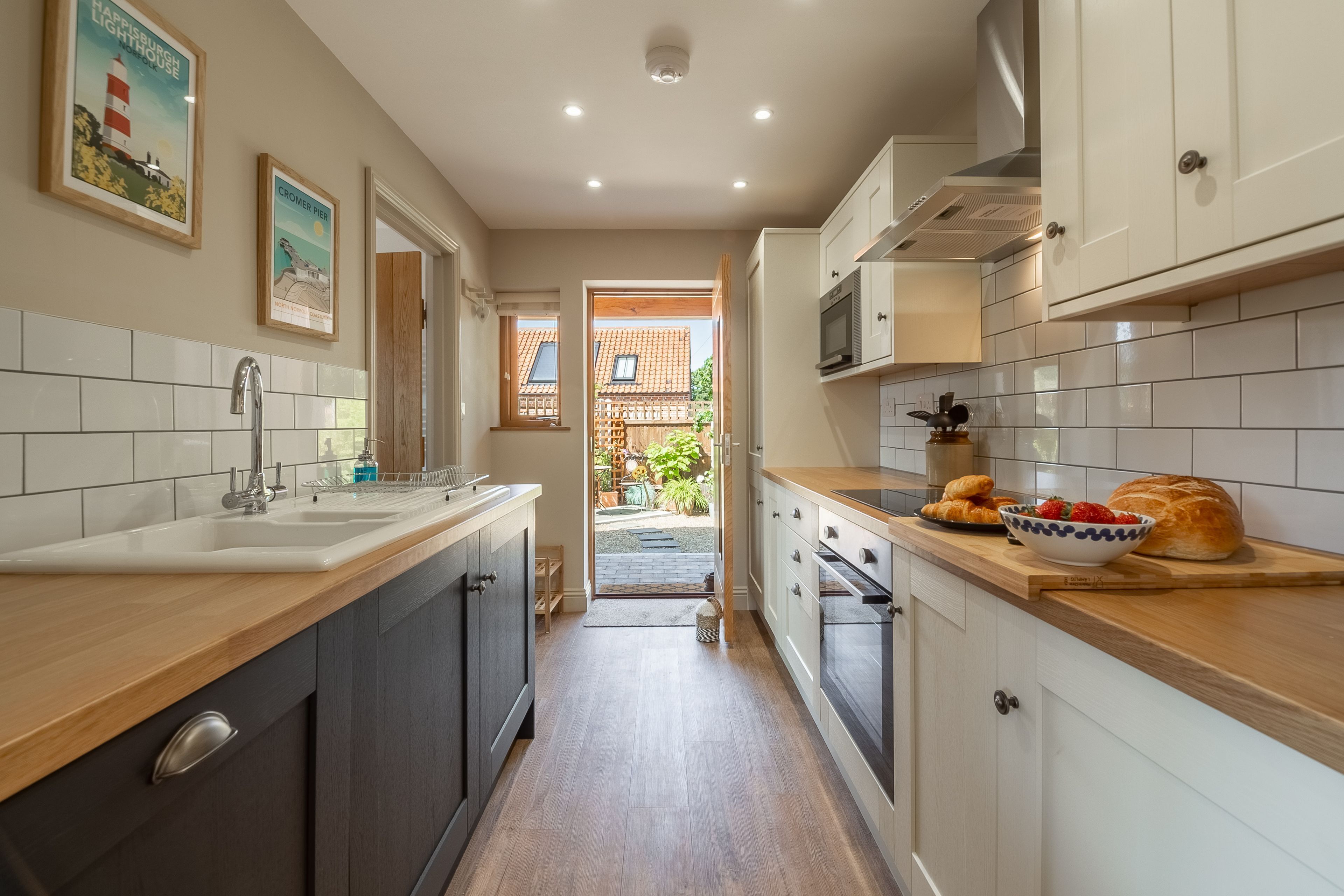 Réfrigérateur, micro-ondes, four, lave-vaisselle