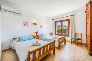 3 slaapkamers, een kluis op de kamer, een strijkplank/strijkijzer