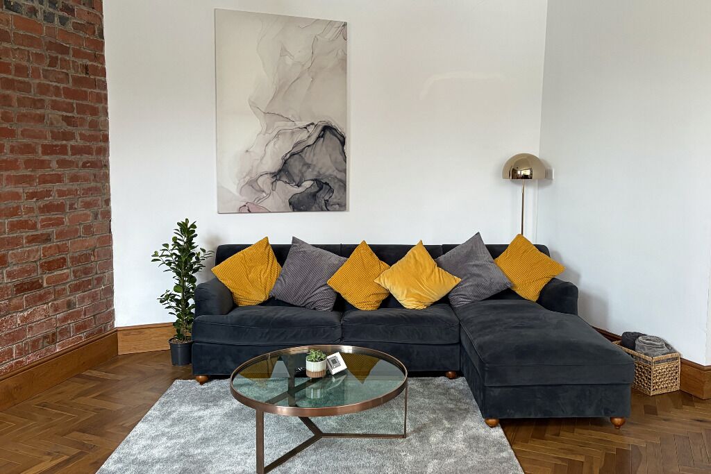 Smart TV, libri, impianto stereo