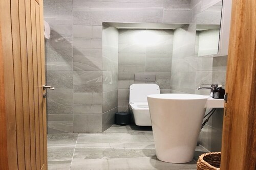Modern 1-Bed Apartment in Chapel Allerton – Great for Longer Stays & Remote Work