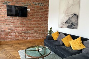 Smart TV, books, stereo