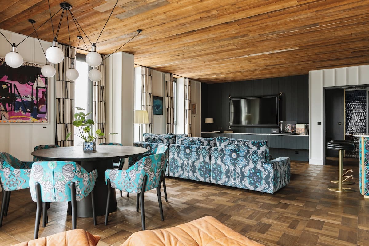 Luxury Penthouse | Living area | 32-inch Smart TV with cable channels, TV, Netflix